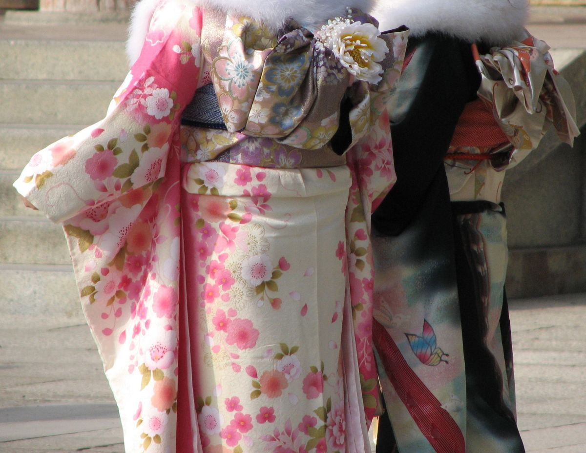 What fabric is best for a kimono